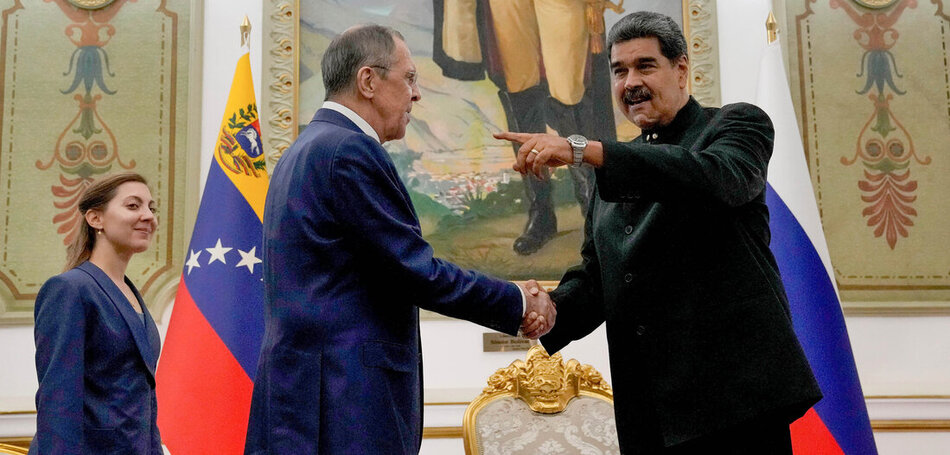 Bolivar szeme láttára: Maduro elnök Caracasban fogadja az orosz külügyminisztert