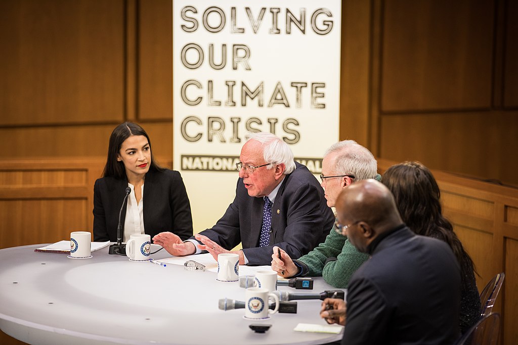 Ocasio-Cortez és Bernie Sanders 2018-ban