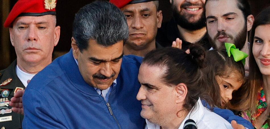 Megérdemelt segítő újra Caracasban: Nicolás Maduro elnök fogadja Alex Saabot