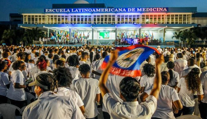 A kubai Latin-Amerikai Orvosi Iskola (ELAM - Escuela Latinoamericana de Medicina) megkapta a Latin-Amerikai és Karibi Egyetemek Uniójának (UDUALC) akkreditációját