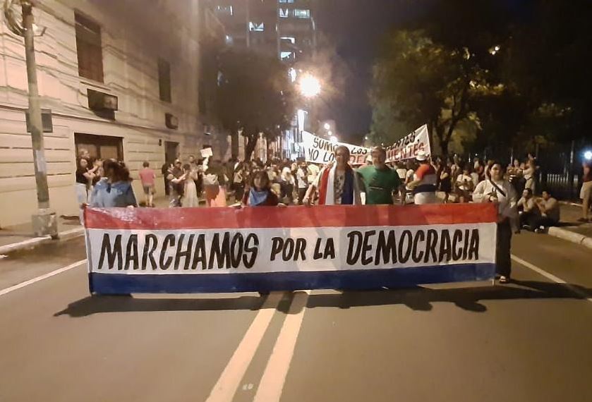 „A demokráciáért tüntetünk” – ez a jelszó a paraguayi tüntetésen