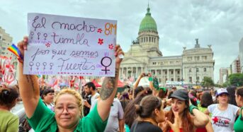 Feminista tiltakozás Latin-Amerikában a kormányzati politika ellenében