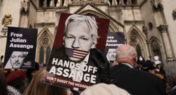 Háborús bűnök az USA-ban: Halasztás Assange-nak