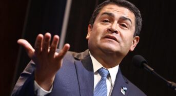 „Kábítószer-állam”: Honduras volt elnökét elítélték drogkereskedelemért az Egyesült Államokban