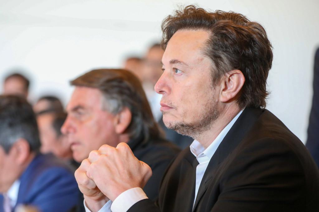 Musk és Bolsonaro egy találkozón Porto Felizben 2022. május 20-án