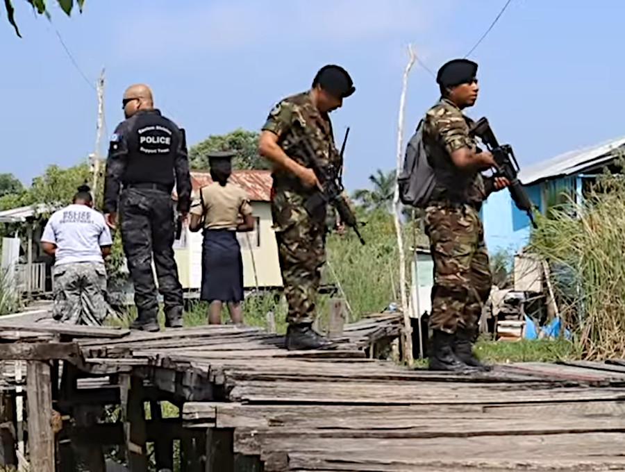 Rendkívüli állapotot vezettek be: rendőri művelet Belize City déli részén, Roaring Creekben