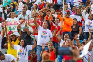 Május elején Maduro egy nyilvános gyűlésen jelentette be a „Nagy Misszió a nagyszülőkért” kezdetét
