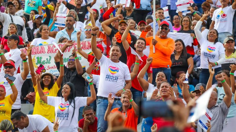 Május elején Maduro egy nyilvános gyűlésen jelentette be a „Nagy Misszió a nagyszülőkért” kezdetét