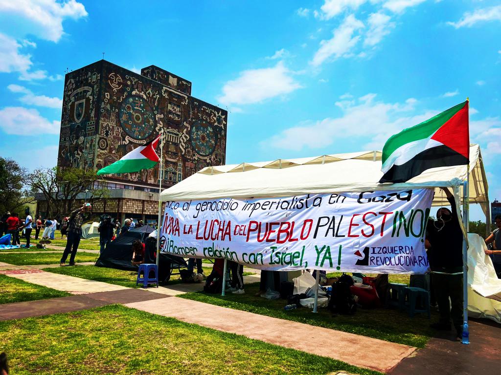 Tiltakozó tábor Palesztináért az Unam rektorátusa előtt Mexikóvárosban
