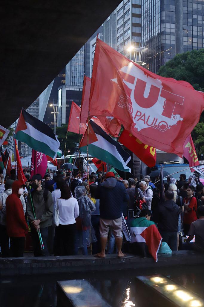 Tüntetés a gázai háború ellen a brazíliai São Paulóban. A CUT szakszervezet szervezésében