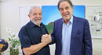 Hatalmas tapsot kapott Cannes-ban Oliver Stone Lula brazil elnökről szóló filmje