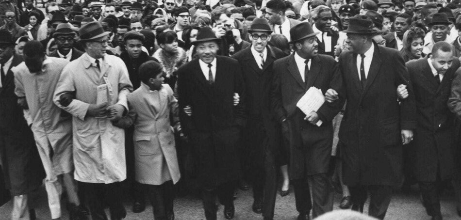 Polgárjogi menet a Kentucky állambeli Frankfortban, középen Martin Luther Kinggel 1964-ben