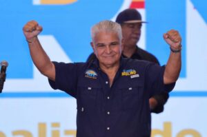 Mulino a választási győzelem után az X-en: „¡Ganamos, carajo! Misión cumplida Gracias, Panamá” (Nyertünk, a fenébe is! Küldetés teljesítve, köszönjük Panama)