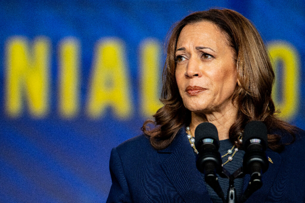 Kamala Harris alelnök beszédet mond a Sigma Gamma Rho hatvanadik nemzetközi biennáléján a George R. Brown Convention Centerben 2024. július 31-én, Houstonban, Texasban