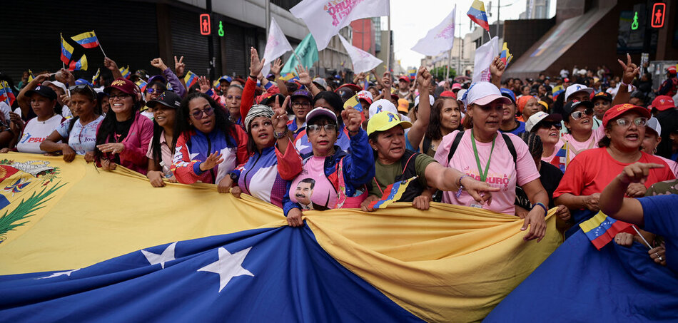 Szolidaritás a Maduro-kormánnyal a caracasi utcákon augusztus 2-án