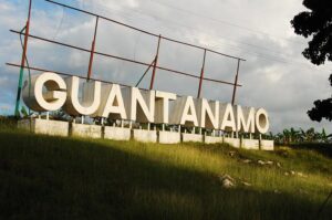 Guantánamo a kubai területen lévő amerikai fogolytáborról ismert