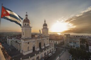 Kubai zászló Santiago de Cuba felett