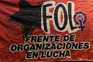 A „Frente de Organizaciones en Lucha” társadalmi mozgalom zászlaja