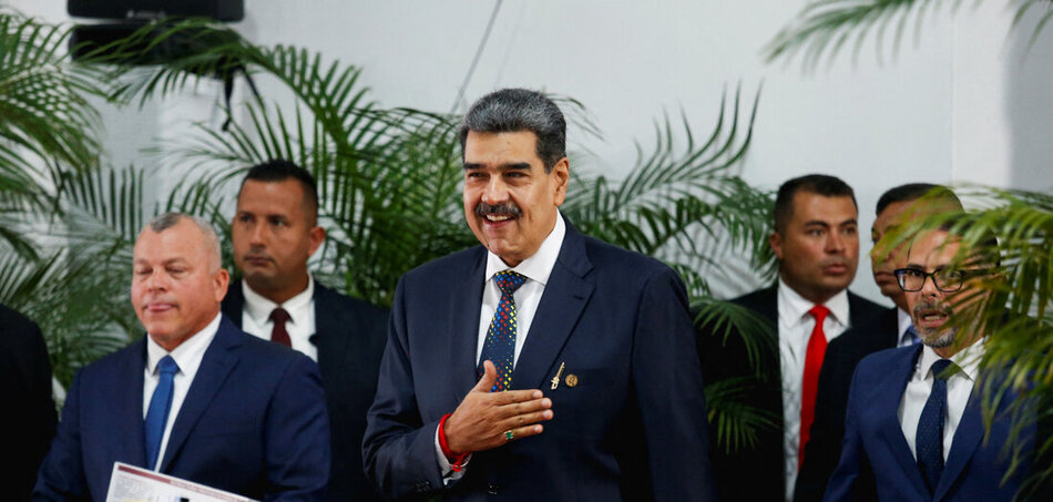 Nicolas Maduro venezuelai elnök (középen) találkozik az Alba-tagállamok képviselőivel Caracasban, 2024. december 14-én