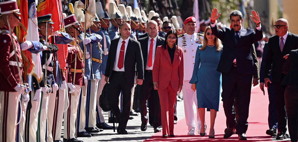 A jobboldali ellenzék fenyegetései ellenére Maduro eskütétele incidensek nélkül zajlott le