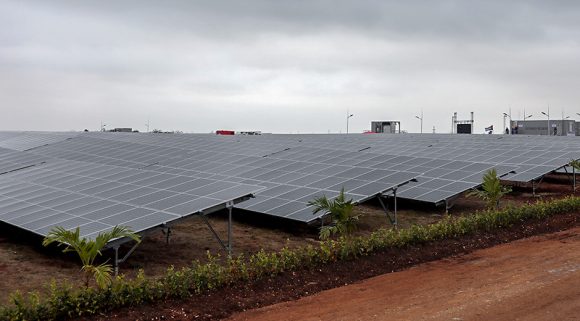 Felavatták Kubában az első 21,8 MW-os fotovoltaikus napelemparkot