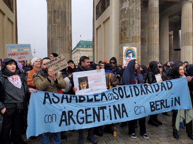 Tiltakozó megmozdulás Berlinben