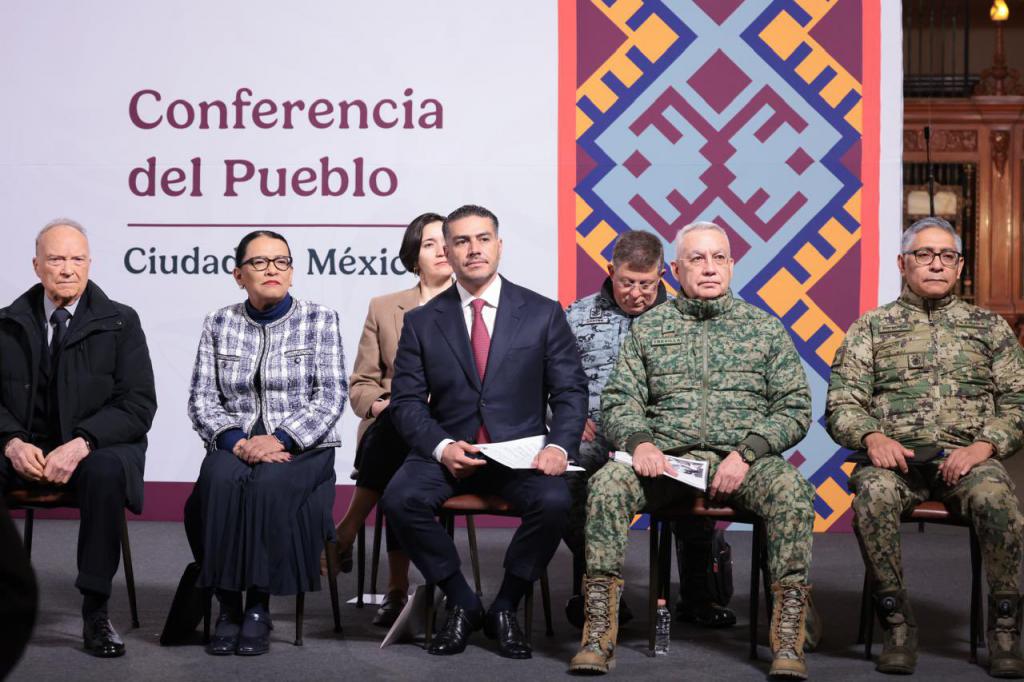 Omar García Harfuch védelmi miniszter a sajtótájékoztatón