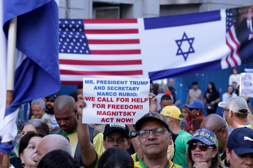 A szélsőjobboldali exelnök Jair Bolsonaro támogatói Brazíliában tüntetnek az igazságszolgáltatás ellen, és amerikai szankciókat követelnek politikusok és bírák ellen