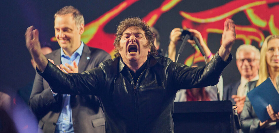 Szereti a pózolást, szereti magát színre vinni: az ultraliberális államfő Javier Milei