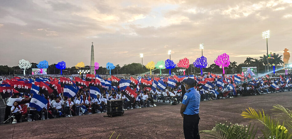 Több ezer ember tisztelgett szombaton Managuában a sandinista forradalom győzelme előtt