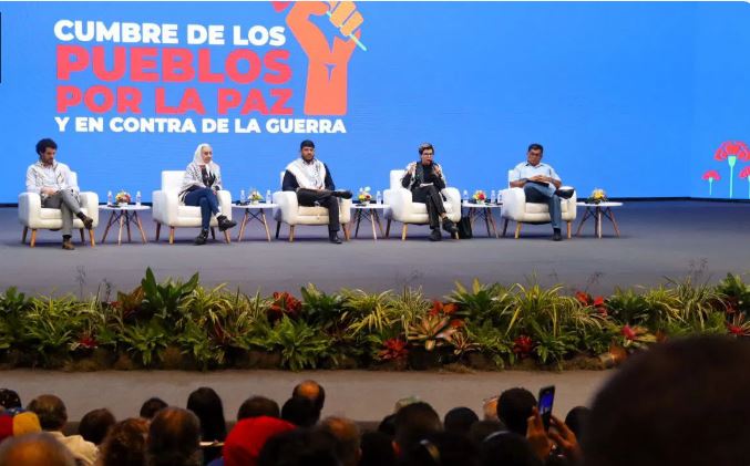 80 ország küldöttjei vettek részt a béke csúcstalálkozón