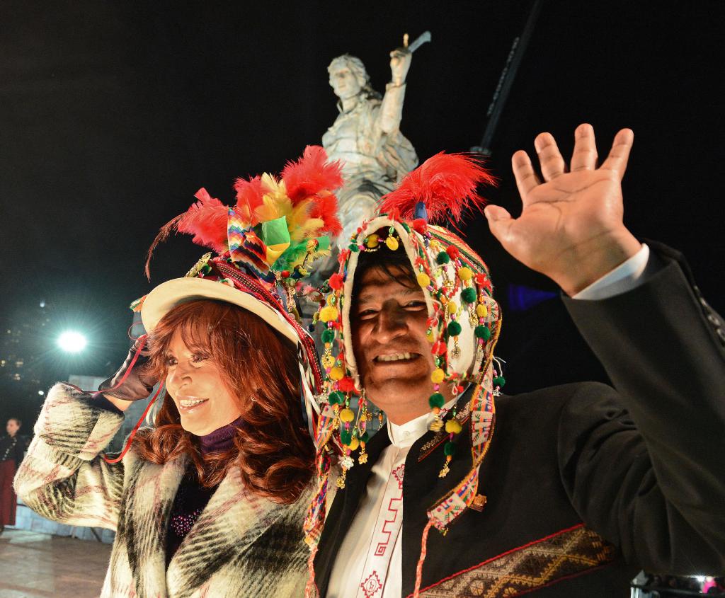 Argentínában már van emlékmű Azurduy tiszteletére. A képen Cristina Fernández és Evo Morales látható a 2015-ös avatáson