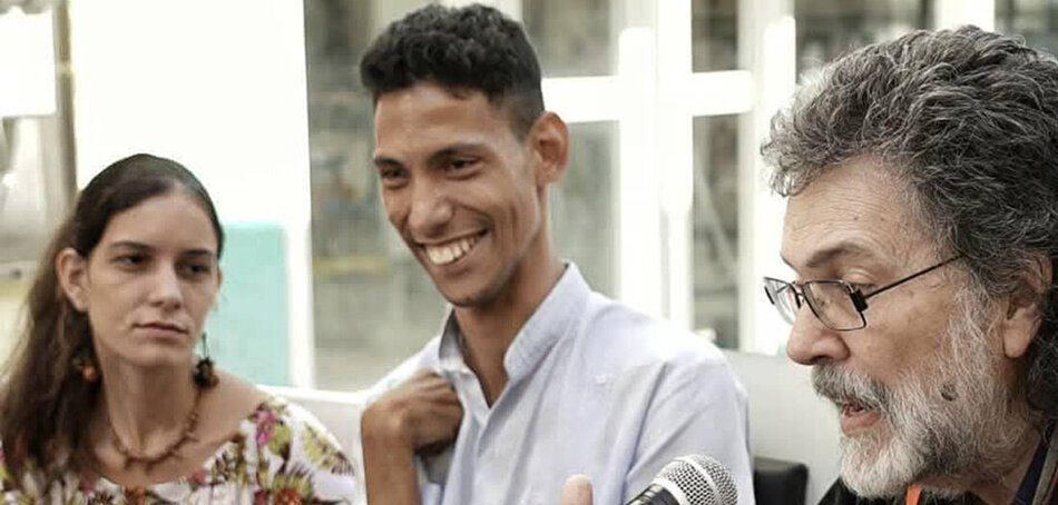 Dania Díaz Socarrás (balra) és Jorge Enrique Jerez Belisario (középen)