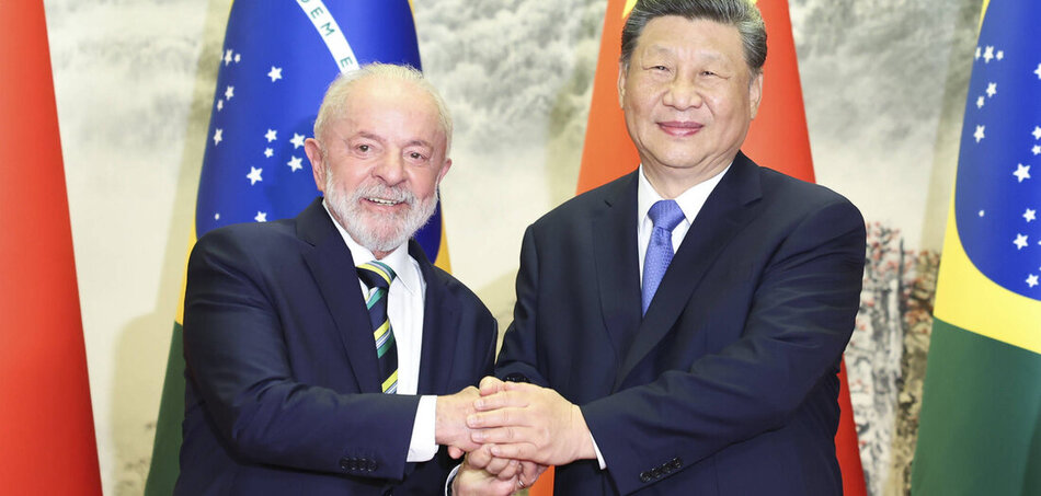 Együtt az amerikai hegemónia ellen: Lula brazil elnök (balra) és Hszi Csin-ping kínai államfő
