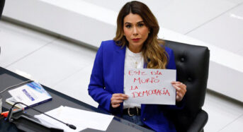 Washington áldásával: korlátlan hivatali idő El Salvadorban