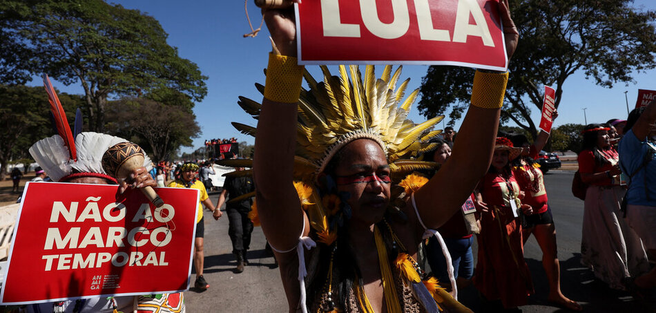 Tiltakozás a klímavédelemért, a nők és az őslakosok jogaiért Brazíliavárosban