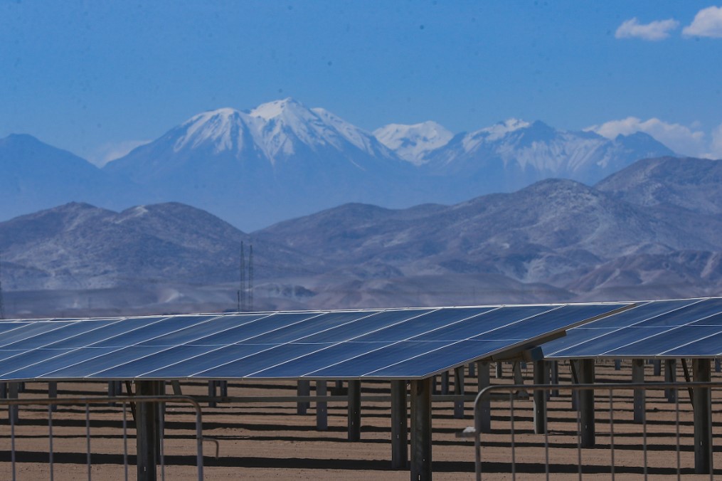 A San Martín naperőmű júniusban kezdte meg működését, és ez a legnagyobb ilyen típusú létesítmény Peruban. A San Martín-t a spanyol Zelestra vállalat üzemelteti, és 450.000 napelemmel rendelkezik, amelyek évente 830 gigawattóra energiát termelnek