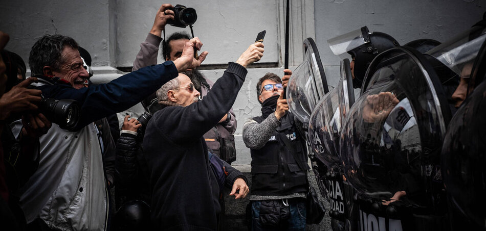 Az állam az újságírók ellen: Milei alatt Argentína egyre autoritáriusabbá válik