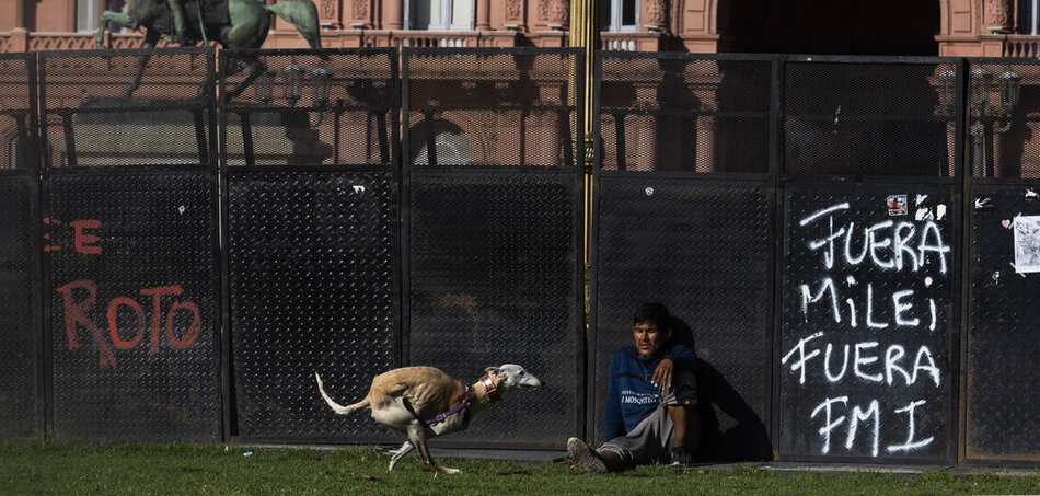 Az elnök és a monetáris alap ellen: az argentin főváros, Buenos Aires elnöki palotája előtt