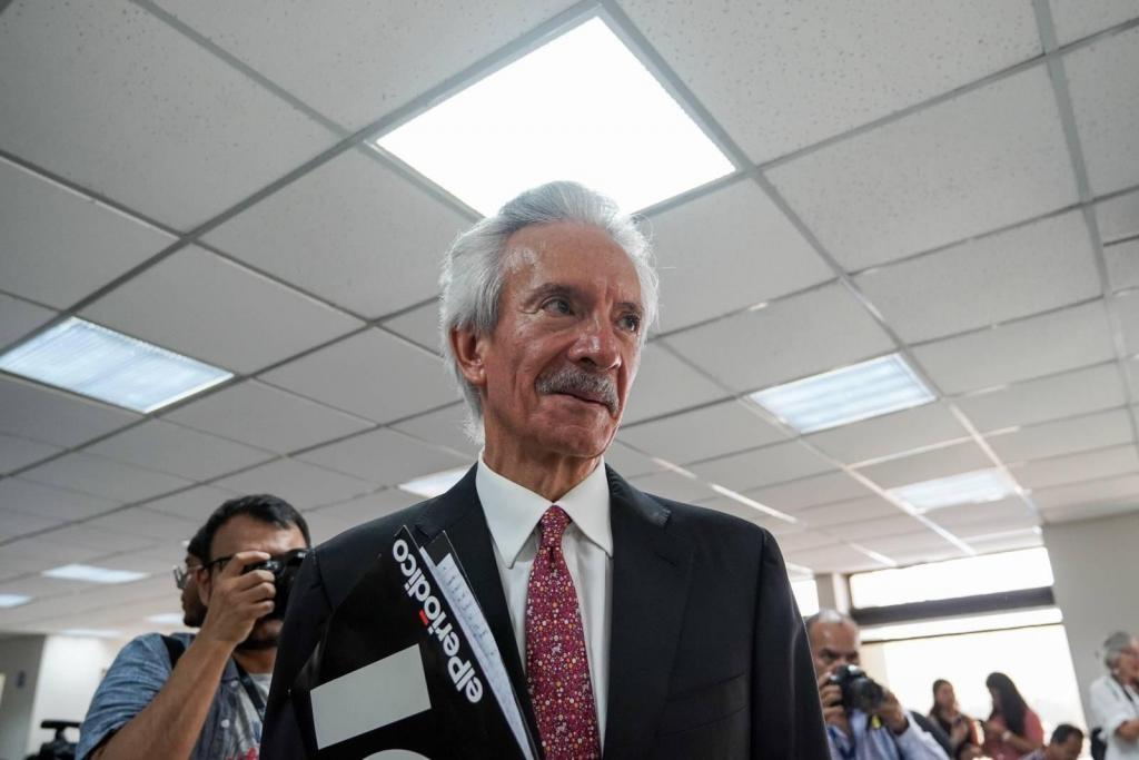 A kritikus újságíró, Rubén Zamora a bíróság előtt