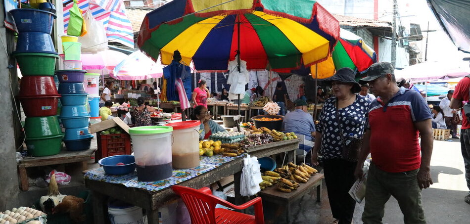 A piac magasabban fekszik, itt sok lakos dolgozik