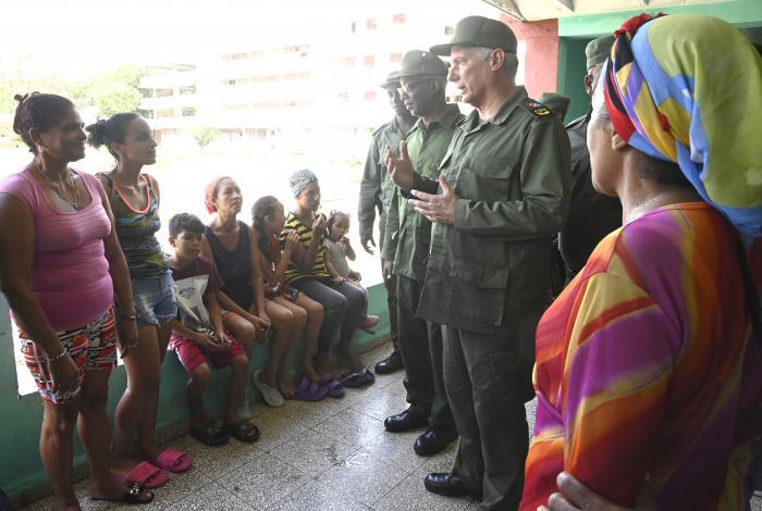 Kuba elnöke, Miguel Díaz-Canel meglátogatja az érintett régiókat