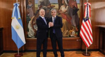 Argentína „neokoloniális” pénzügyi és gazdasági megállapodást köt az USA-val