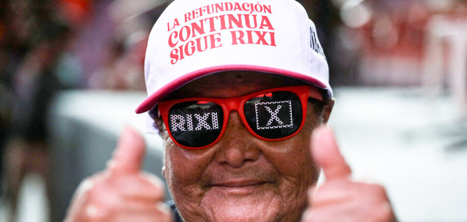 Teljes bizalommal: Rixi Moncada támogatója a kampányzárón Tegucigalpában