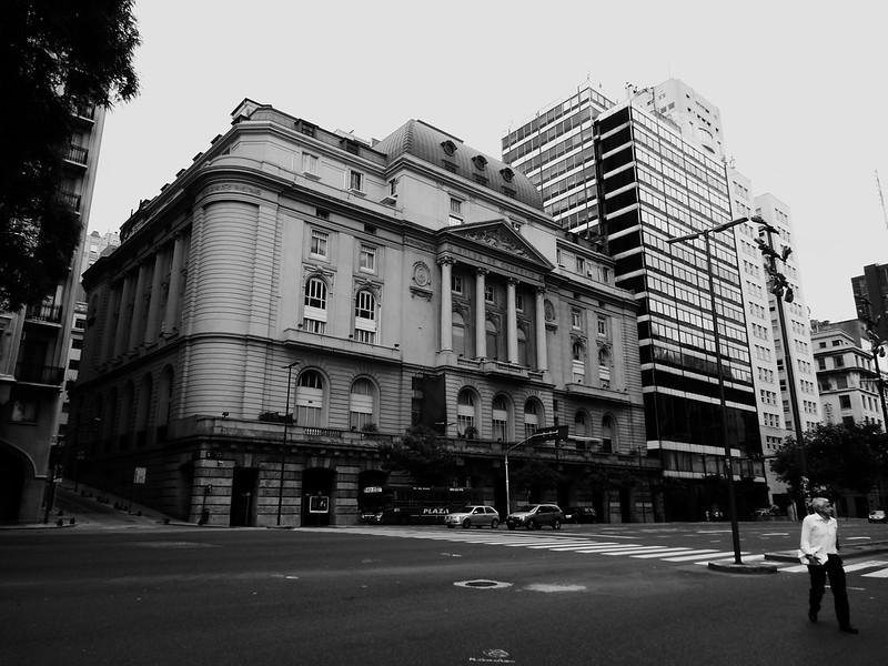 A Buenos Aires-i tőzsde. Argentína gazdasága jelenleg válságban van