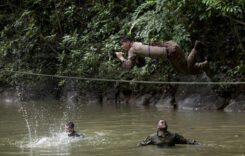 Az amerikai hadsereg kiképzést tart a panamai dzsungelben