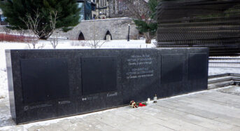 Antikommunista emlékmű: túl közel a nácikhoz