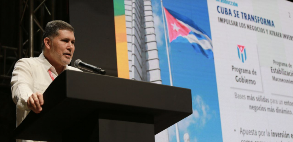 Oscar Pérez Oliva, Kuba külföldi befektetésekért és külkereskedelemért felelős minisztere jelentős reformokat jelentett be a FIHAV gazdasági vásáron