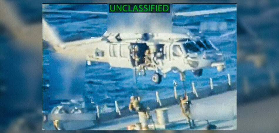 Rambók a kalózhajón: egy videó mutatja az amerikai katonák támadását a tartályhajóra Venezuela partjainál