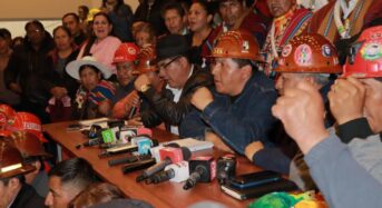 A munkásszövetség egyelőre feloldja a blokádokat Bolíviában a megállapodás után